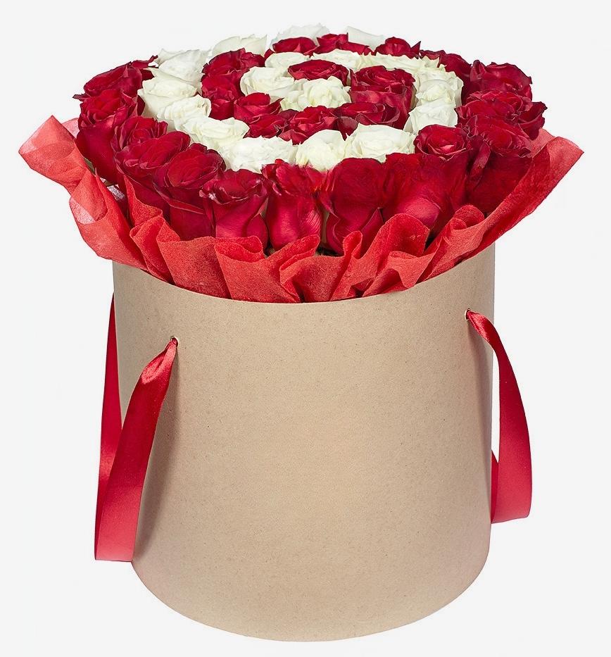 Boîte de roses rouges et blanches